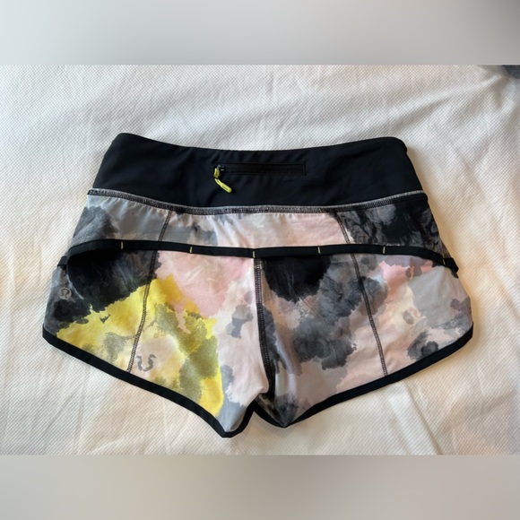 Lululemon Athletica Speed Short size 2 Citron Tinted Canvas - Picture 2 of 5